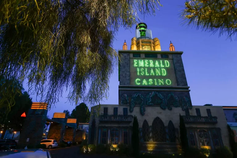 Emerald Island Casino | Late Night Eats, Breakfast, Coffee Shop & Diner, Paying Slots, Video Poker, Local's Casino,